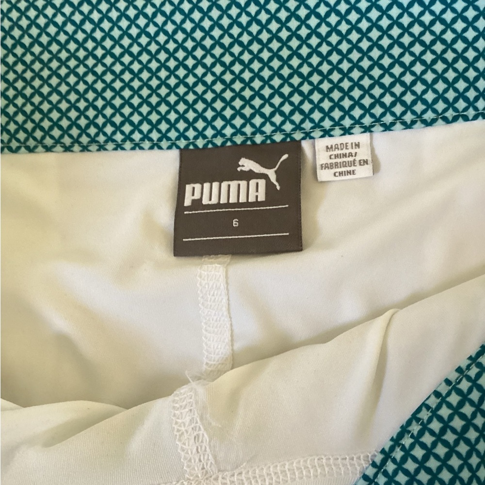 Puma Diamond Tech golf skort blue coral and clearwater, featuring undershorts. - Picture 2 of 5